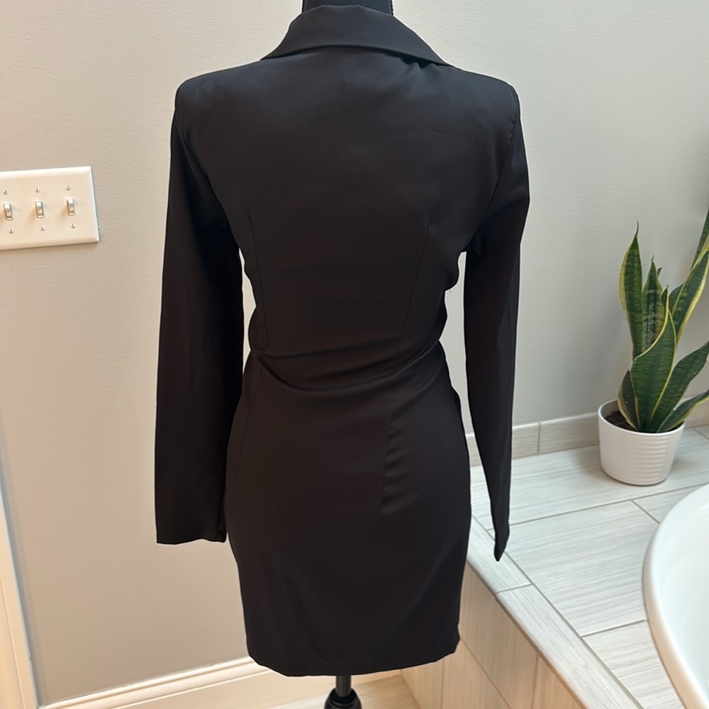 NWT Elegant tuxedo mini dress by Pretty Little Thing. size 4 - Picture 8 of 13
